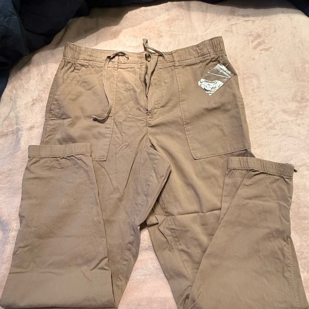 Sonoma Women's Cargo Pants in Tan